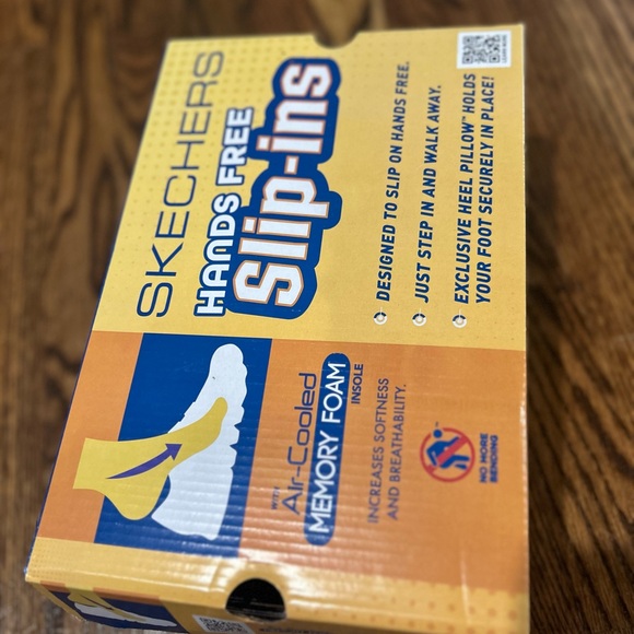 Skechers Women’s Hands Free Slip-ins Summits Classy Night 8.5 NWT - Picture 7 of 8